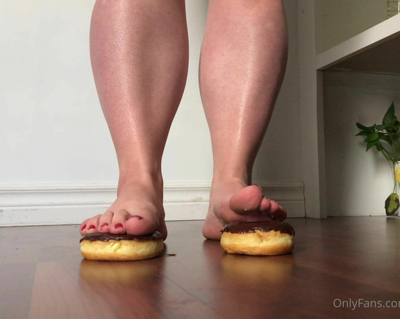 Caroline aka Feetsiecakes_ OnlyFans - Boston cream donut crush Who’s licking it off