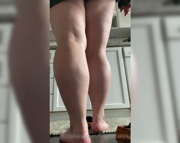 Caroline aka Feetsiecakes_ OnlyFans - Grooving to Jefferson Airplane featuring my calves