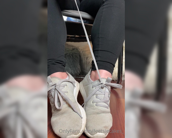 Caroline aka Feetsiecakes_ OnlyFans - Stinky, sweaty shoe and sock removal Let me talk dirty to you while you imagine breathing in the