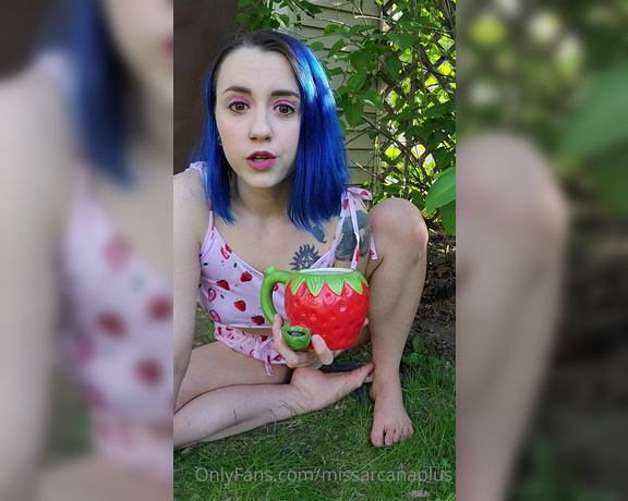 MissArcanaPlus aka Missarcanaplus OnlyFans - Here are FIVE videos from this set These videos are all about the MUG though The first one is ta 1