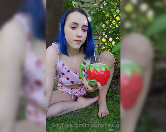 MissArcanaPlus aka Missarcanaplus OnlyFans - Here are FIVE videos from this set These videos are all about the MUG though The first one is ta 1