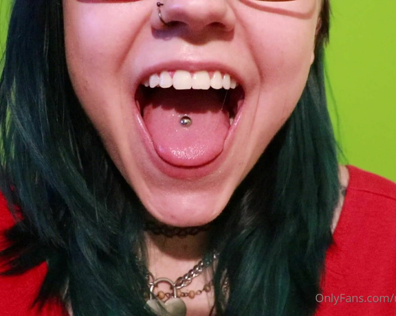 MissArcanaPlus aka Missarcanaplus OnlyFans - Ive been getting a tonnnn of people asking about tongue content lately So heres a little mouth