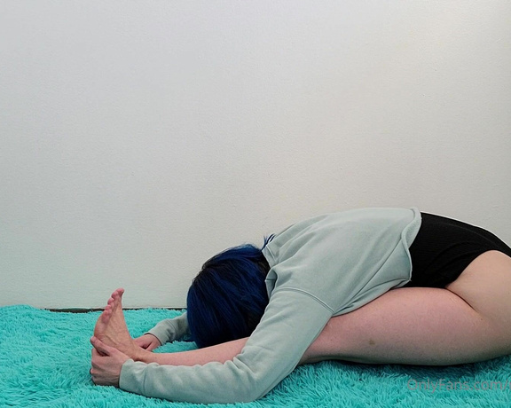MissArcanaPlus aka Missarcanaplus OnlyFans - Technically this video should have gone at the beginning of the set! I did a lot of flexibility stuf