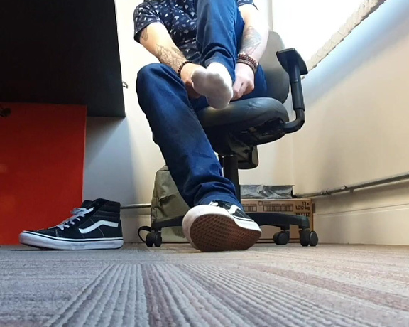 Tonny aka Tape_br OnlyFans - Sneakers Fetish Foot Fetish Socks Barefoot