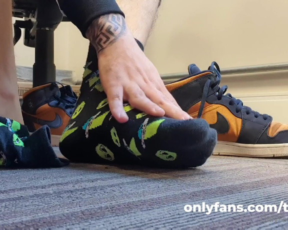 Tonny aka Tape_br OnlyFans - Custom video Nike Air + Socks + Barefoot