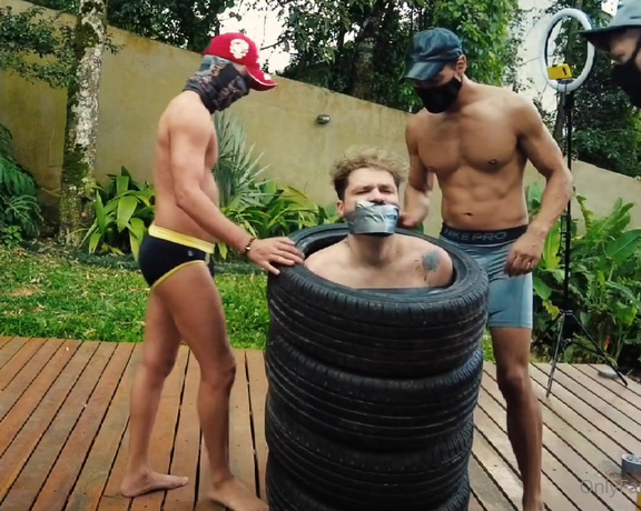 Tonny aka Tape_br OnlyFans - Inside The Tires