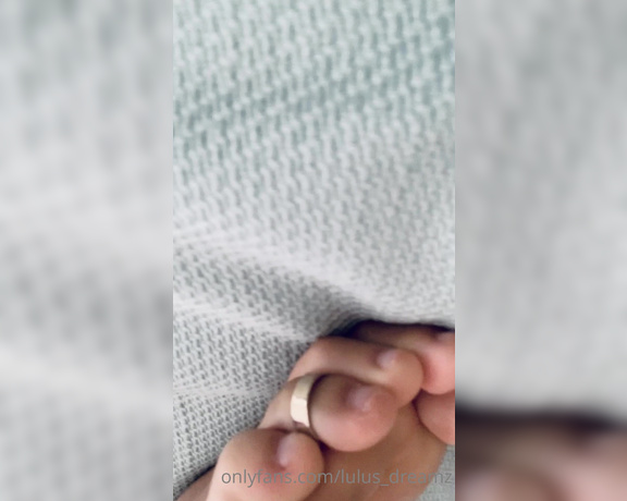 Lulus Dreamz aka Lulus_dreamz OnlyFans - Hello little toes & ring