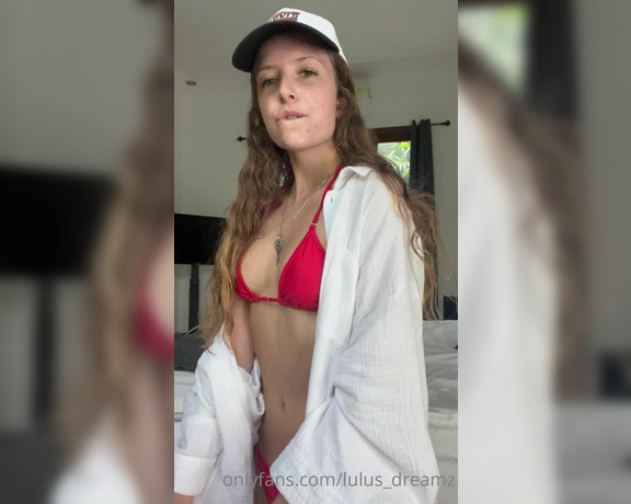 Lulus Dreamz aka Lulus_dreamz OnlyFans - Had to film a lil’ bit of fun for you Tip me 4$ for the whole video