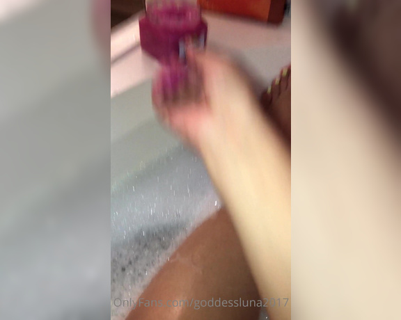 LunaKayTheGoddess aka Goddessluna2017 OnlyFans - Ever wondered how I get so silky smooth