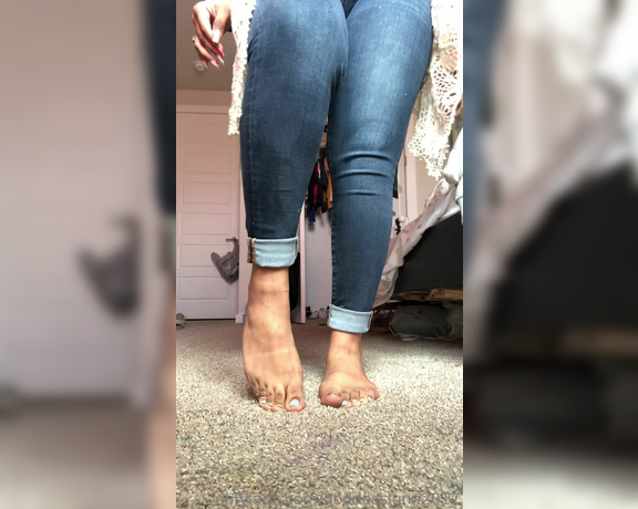 LunaKayTheGoddess aka Goddessluna2017 OnlyFans - Heel strip