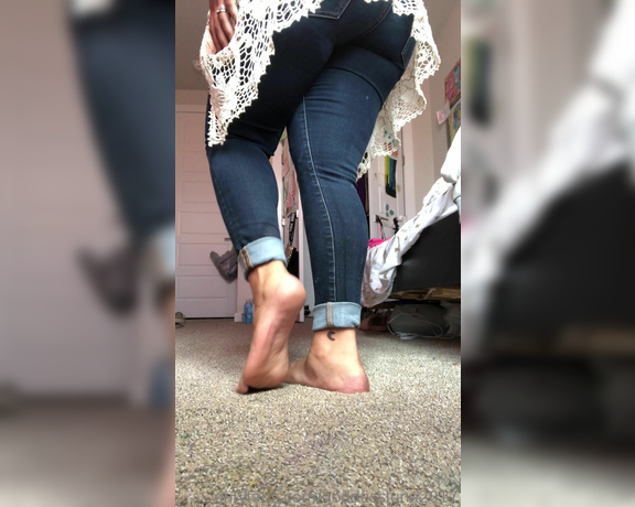 LunaKayTheGoddess aka Goddessluna2017 OnlyFans - Heel strip