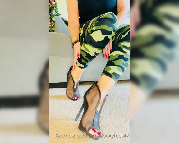 Goddesspersia71 aka Sexyfeet47 Onlyfans - Perfect boots for ball busting or walking all over your face don’t you think so! If you agree then y