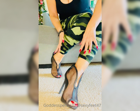 Goddesspersia71 aka Sexyfeet47 Onlyfans - Perfect boots for ball busting or walking all over your face don’t you think so! If you agree then y