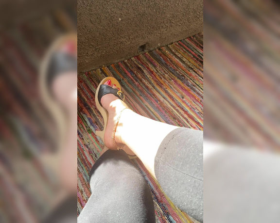 Goddesspersia71 aka Sexyfeet47 Onlyfans - Happy Dangle Sunday