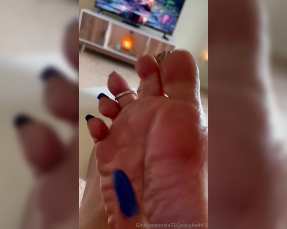 Goddesspersia71 aka Sexyfeet47 Onlyfans - Morning! Just know I’m gonna drain your balls with my sexy Suckable blue long toenails for toesday