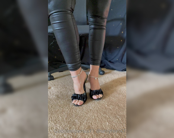 Goddesspersia71 aka Sexyfeet47 Onlyfans - Rise and Shine Boys Sunday Edging is on now! Make sure to DM me I wanna know how long you last!!