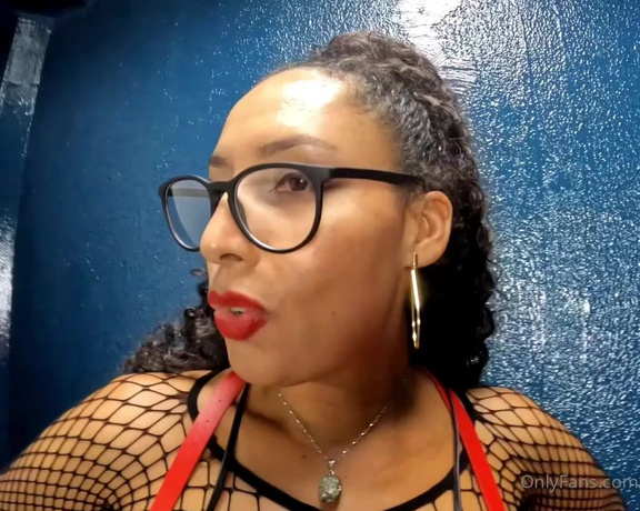 Mistress V Black aka Mistressvblack Onlyfans - Do you want to see this full video give it a like when I reach 30 likes I will post @qweengoddess