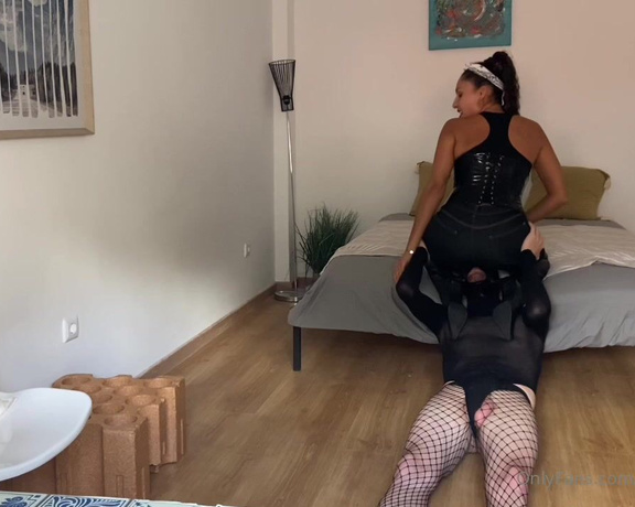 Mistress V Black aka Mistressvblack Onlyfans - Do you want to see this full video give it a like when I reach 40 likes I will post My toy @luxuryf