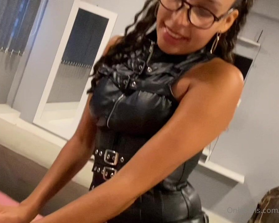 Mistress V Black aka Mistressvblack Onlyfans - Do you want to see this full video give it a like when I reach 40 likes I will post @ramona69696969