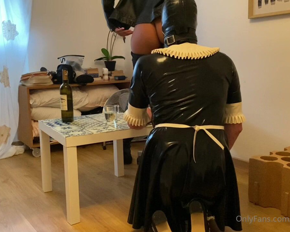 Mistress V Black aka Mistressvblack Onlyfans - Sissy training Do you want to see this full video give it a like when I reach 30 likes I will post