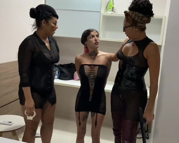 Mistress V Black aka Mistressvblack Onlyfans - Do you want to see this full video give it a like when I reach 40 likes I will post Lesbian DOMINAT