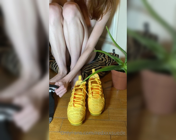 Zoe Strawberry aka Redxxxsuede OnlyFans - Who said Feet Friday was over Hehe hope you enjoy this shoe collection part 3