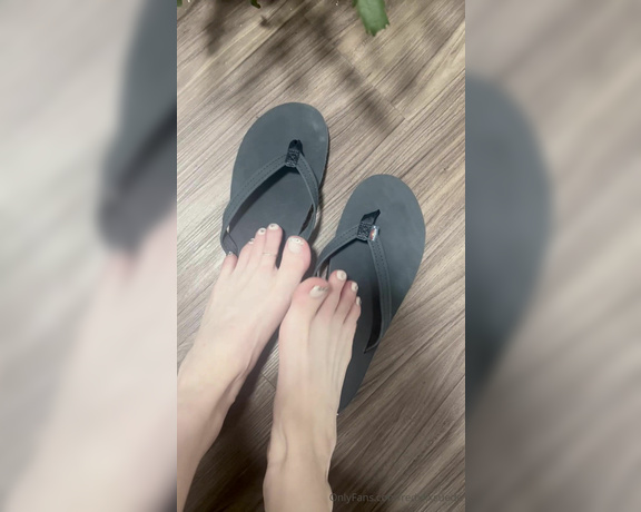 Zoe Strawberry aka Redxxxsuede OnlyFans - Sandals for Saturday 2