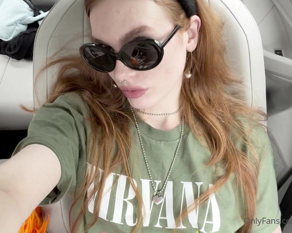 Zoe Strawberry aka Redxxxsuede OnlyFans - Sometimes I like to play in my car