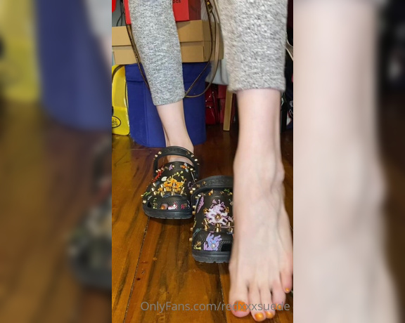 Zoe Strawberry aka Redxxxsuede OnlyFans - Shoe collection part 1 I’ll upload these every Feet Friday Next weeks video will include sound,