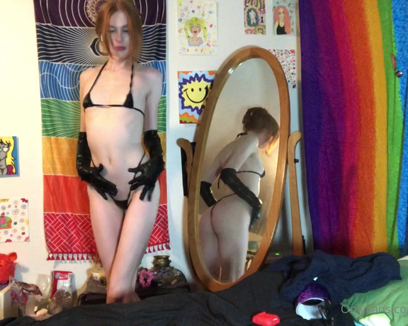 Zoe Strawberry aka Redxxxsuede OnlyFans - Sent ya guys this sexy lil strip tease panty stuffing video through messages