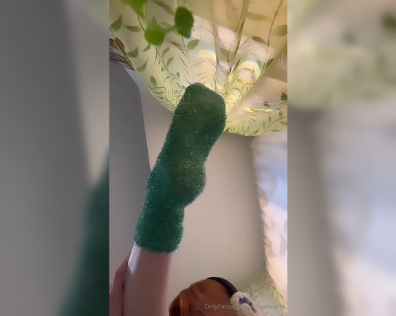 Zoe Strawberry aka Redxxxsuede OnlyFans - The cutest Christmas socks 2