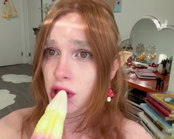 Zoe Strawberry aka Redxxxsuede OnlyFans - Sexy elf gags on dragon dick while innocently human watching Watch until the end to see