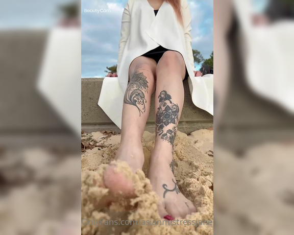 Asian Mistress Jane aka Asianmistressjane OnlyFans - Love sandy feet