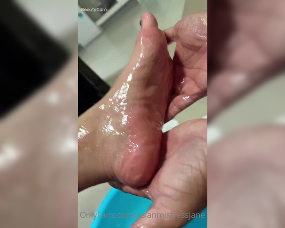 Asian Mistress Jane aka Asianmistressjane OnlyFans - Feet spa with honey and tougue