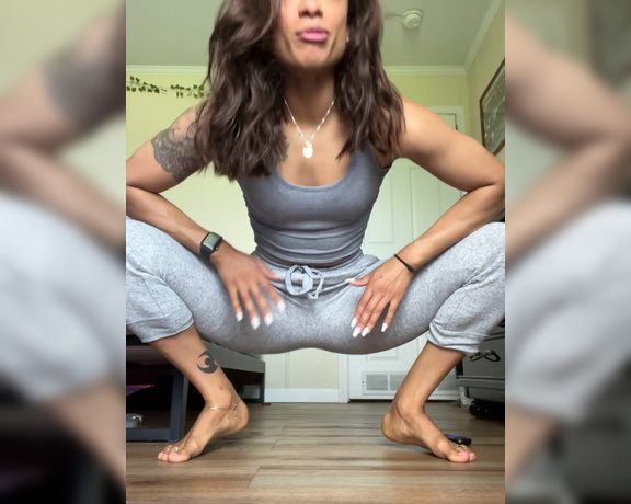 Goddess Coco aka Cocobonsolez OnlyFans - Need a little lower body stretch routine I do this every leg day, gotta loosen up! 2