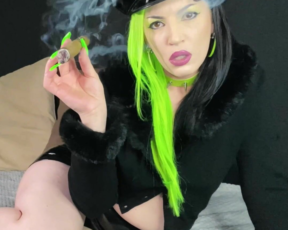 Rave Baby aka Smokinggoddess OnlyFans - Fetish for Cigar smoking Goddesses I’ve got you covered, I am a powerful cigar smoking Mistres