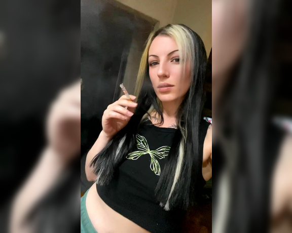 Rave Baby aka Smokinggoddess OnlyFans - New hair under construction  Going back to black & green very soon