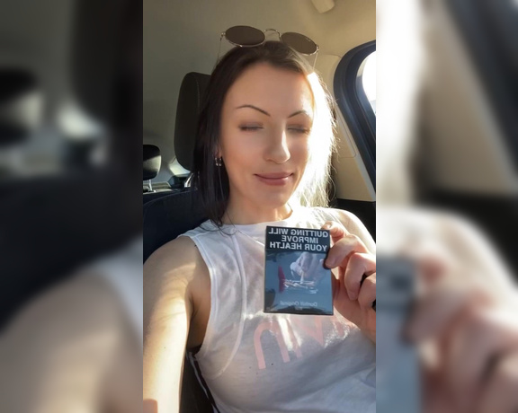 Rave Baby aka Smokinggoddess OnlyFans - Dunhill blue cigarette review (short cut) Before I came home and chain smoked a bunch before maki