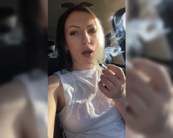 Rave Baby aka Smokinggoddess OnlyFans - Dunhill blue cigarette review (short cut) Before I came home and chain smoked a bunch before maki