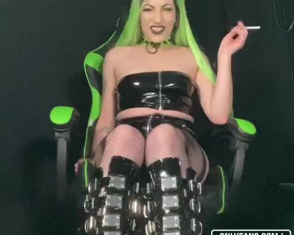 Rave Baby aka Smokinggoddess OnlyFans Video 301