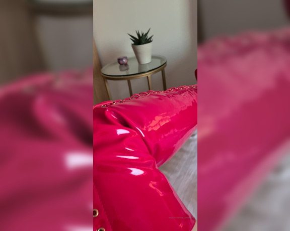 Lady Annabelle aka Lady__annabelle OnlyFans - So sexy and shiny