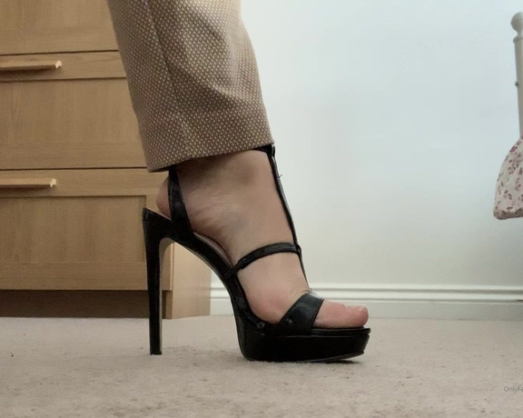 Lady Annabelle aka Lady__annabelle OnlyFans - Do you love high heels