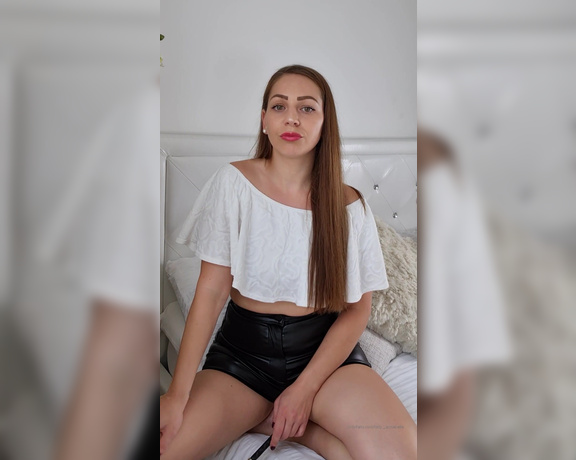 Lady Annabelle aka Lady__annabelle OnlyFans - You better try your best to please