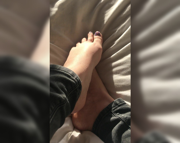 Lady Annabelle aka Lady__annabelle OnlyFans - Lick,suck,sniff my feet you foot slave