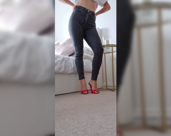 Lady Annabelle aka Lady__annabelle OnlyFans - Thank you for the new heels Im so in love with them