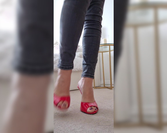 Lady Annabelle aka Lady__annabelle OnlyFans - Thank you for the new heels Im so in love with them