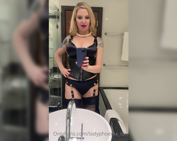 Lady_Phoenix aka Ladyphoenix_ldn OnlyFans - THROUGH THE LOOKING GLASS I don’t normally do mirror selfie videos, but I felt particularly hot in