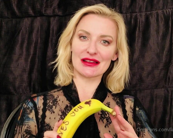 Lady_Phoenix aka Ladyphoenix_ldn OnlyFans - SLAVE TASKS After running my nails down my banana, I felt it right to give you two slave tasks with