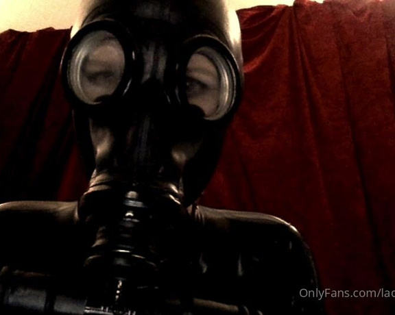 Lady_Phoenix aka Ladyphoenix_ldn OnlyFans - MASKED UP I finished my shoot and thought Id finish up with some rebreather gas mask fun Are you