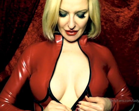 Lady_Phoenix aka Ladyphoenix_ldn OnlyFans - VIDEO See me squeeze into my latex catsuit with a little help from some lube, which I simply have